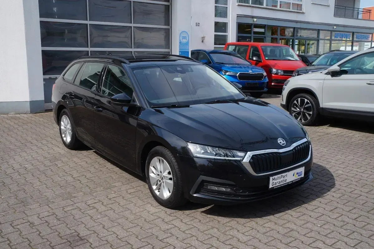 Gebraucht Skoda Octavia Ambition 116 PS (85 kW) 2023 Schwarz Kombi