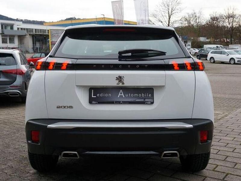 Gebraucht Peugeot 2008 Active 132 PS (97 kW) 2022 Weiß SUV