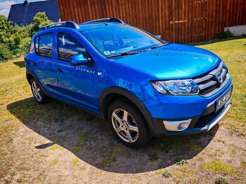Blau Gebraucht 2016 Dacia Sandero Essentiel Kleinwagen | 7.900 € (Fairer Preis) - Bild 1/4