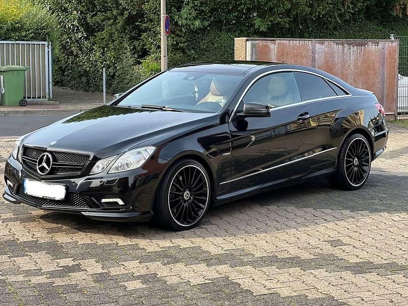 Gebraucht 2010 Mercedes E350 Avantgarde Coupé | 10.500 € (Fairer Preis) - Bild 1/4