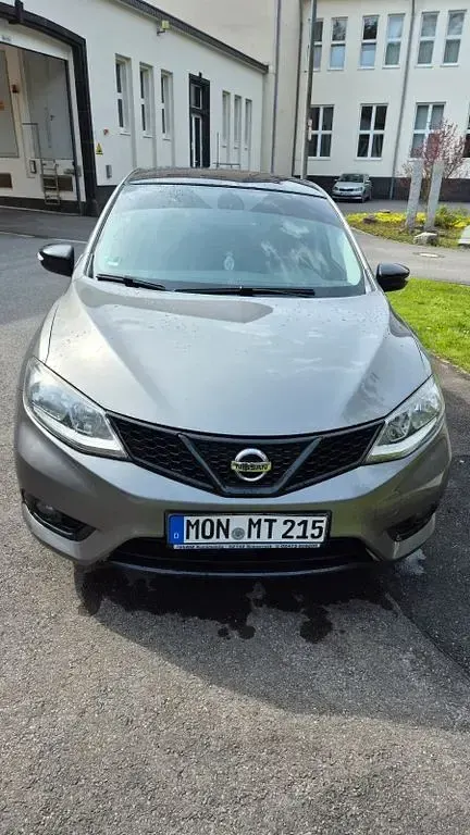 Gebraucht Nissan Pulsar Tekna 116 PS (85 kW) 2016 Grau Kleinwagen