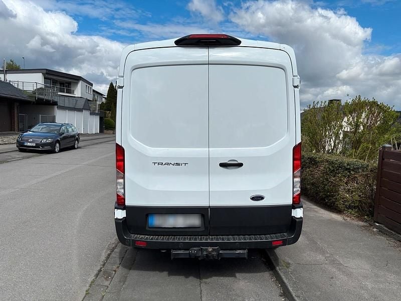 Second-hand Ford Transit 130 CP (95 kW) 2023 Alb Monovolum