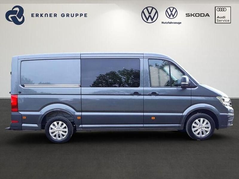 Gebraucht VW Crafter 177 PS (130 kW) 2024 Grau Van