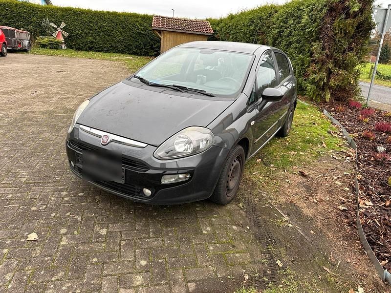 Grau Gebraucht 2011 Fiat Punto Kleinwagen | 2.600 € (Fairer Preis) - Bild 1/4
