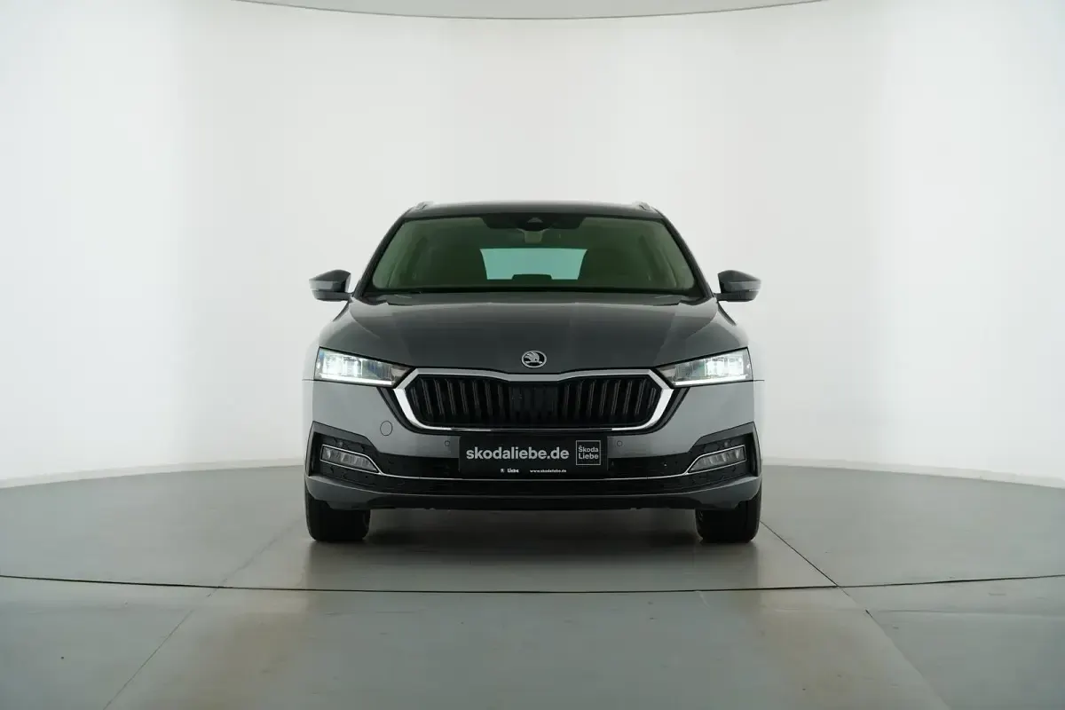 Gebraucht Skoda Octavia Style 190 PS (139 kW) 2024 Graphitegrau metallic Limousine