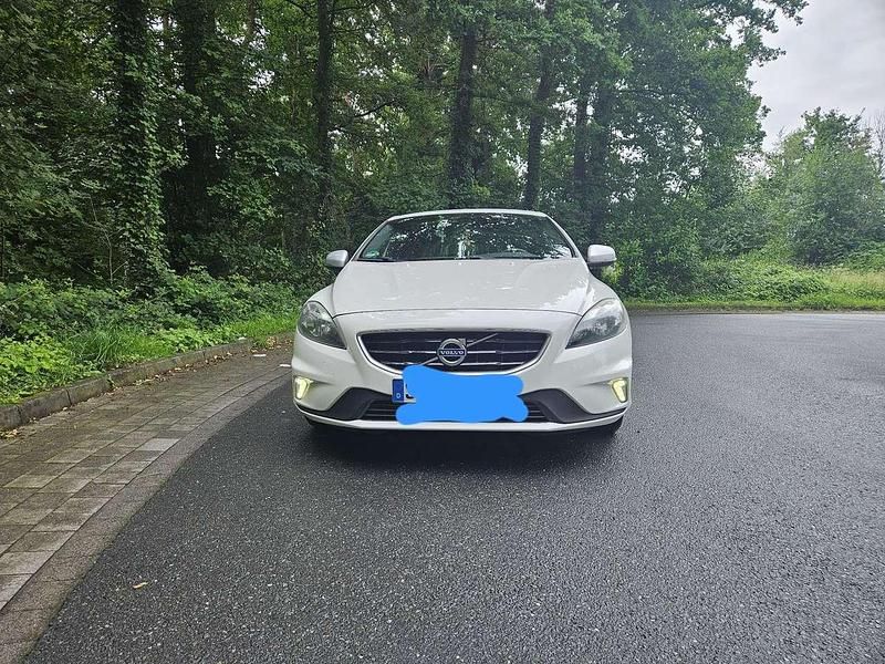 Gebraucht 2015 Volvo V40 Kombi | 8.399 € (Fairer Preis) - Bild 1/4