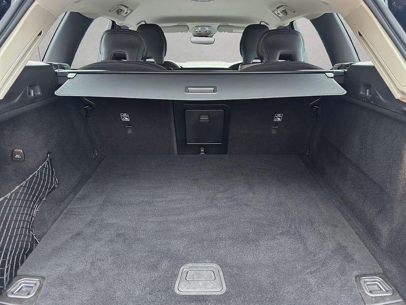 Gebraucht Volvo XC60 197 PS (144 kW) 2023 Black stone 019 SUV