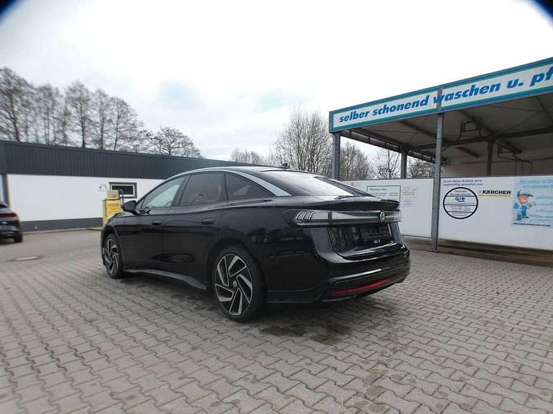 Gebraucht VW ID.7 Pro 210 kW (286 PS) 2023 Grenadillschwarz Kleinwagen