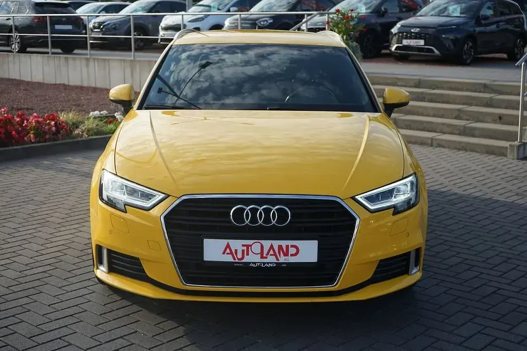 Gebraucht Audi A3 S-Line 150 PS (110 kW) 2019 Gelb Limousine