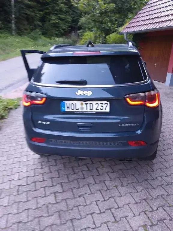 Gebraucht Jeep Compass Limited 170 PS (125 kW) 2018 Grau SUV