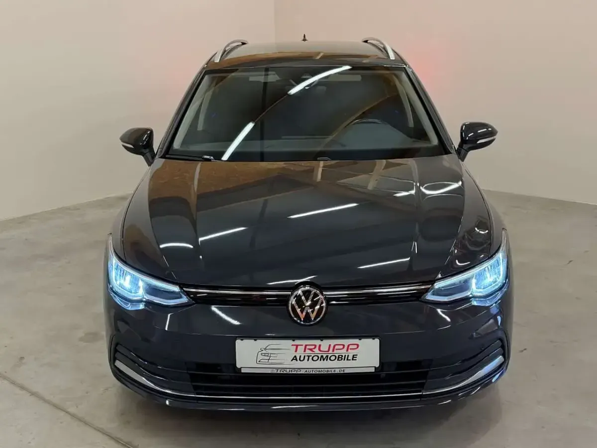 Gebraucht VW Golf VIII 150 PS (110 kW) 2023 Grau Kombi
