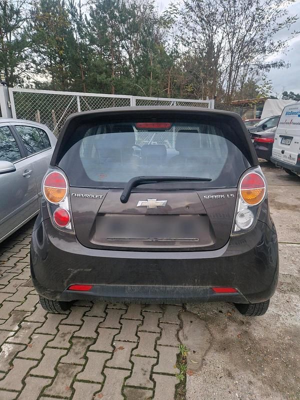 Gebraucht Chevrolet Spark 68 PS (50 kW) 2011 Grau Kleinwagen