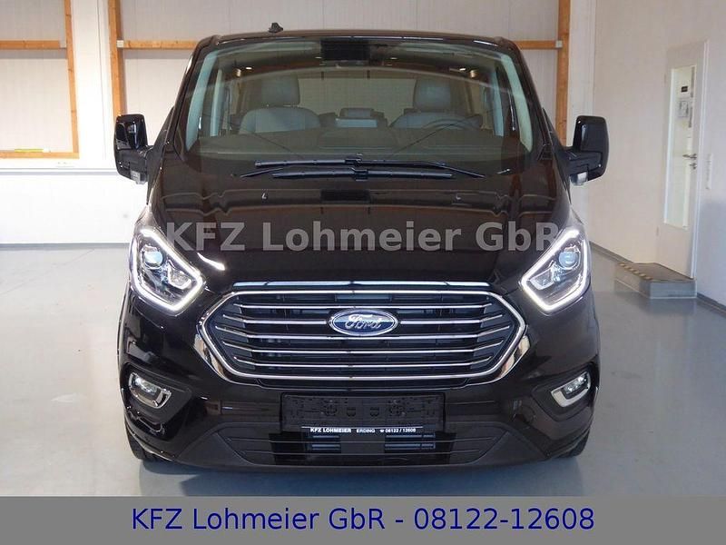 Gebraucht Ford Tourneo 185 PS (136 kW) 2022 Schwarz Van / Kleinbus