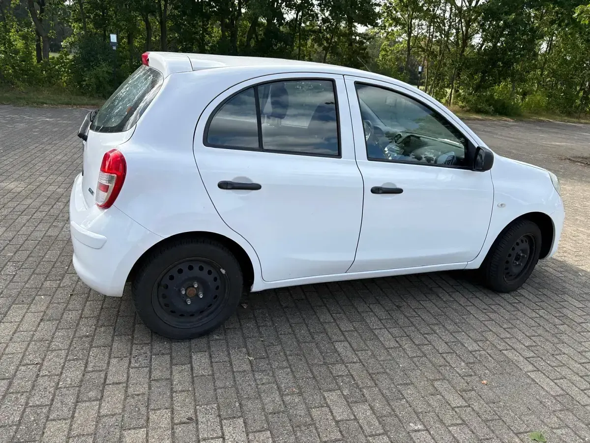 Gebraucht Nissan Micra 59 PS (43 kW) 2013 Weiß Kleinwagen