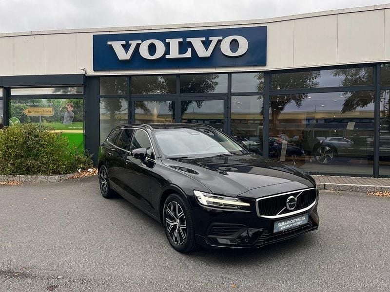 Schwarz Gebraucht 2023 Volvo V60 Core Kombi | 25.900 € (Superpreis) - Bild 1/4