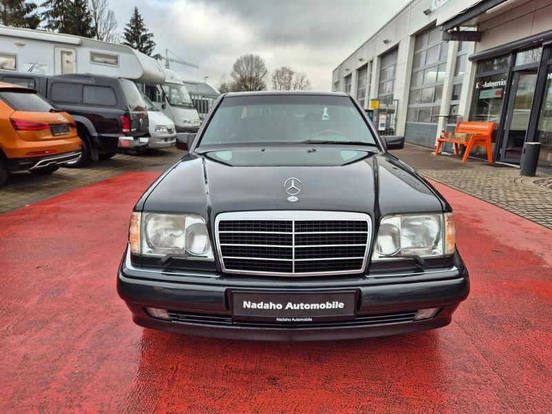 Gebraucht Mercedes E500 AMG 320 PS (235 kW) 1995 Schwarz Limousine