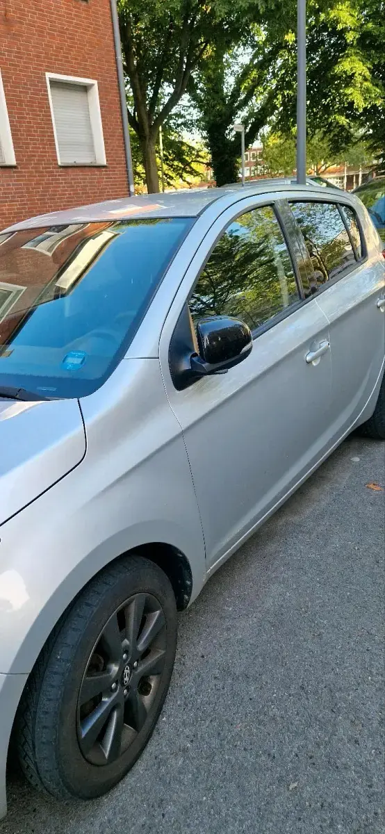 Gebraucht Hyundai i20 86 PS (63 kW) 2014 Grau Kleinwagen