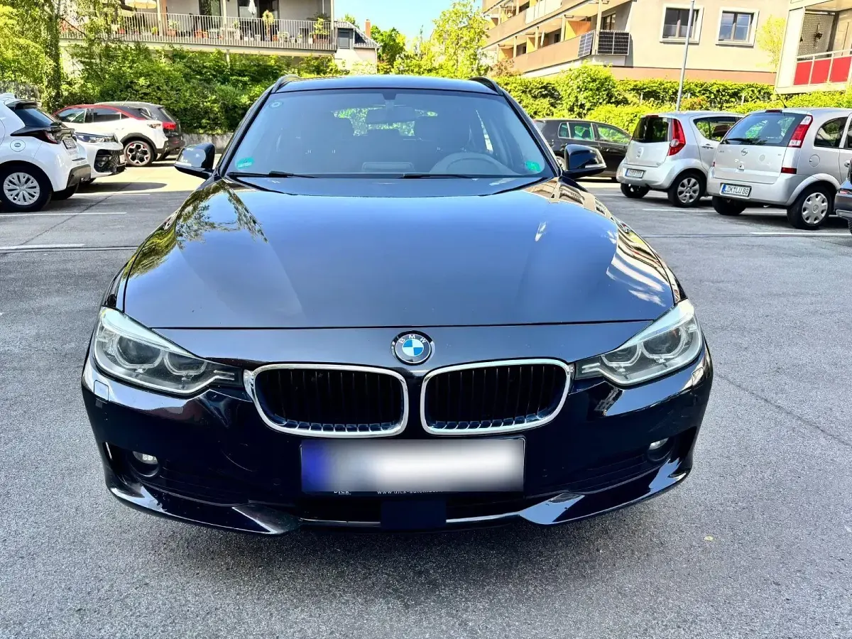 Gebraucht BMW 320 184 PS (135 kW) 2012 Schwarz Kombi