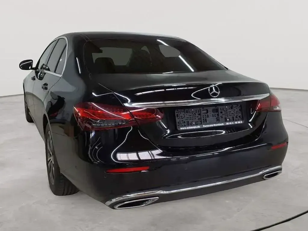 Gebraucht Mercedes E220 Avantgarde 220 PS (161 kW) 2022 Schwarz Limousine