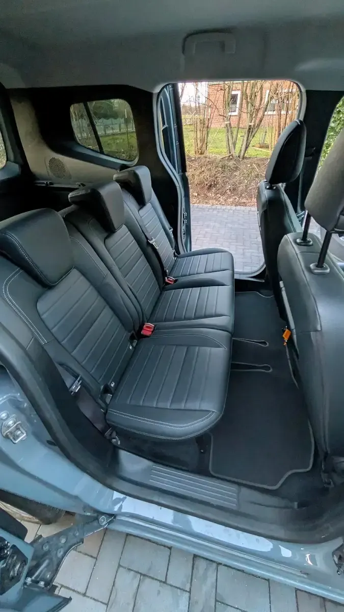 Gebraucht Mercedes T180 116 PS (85 kW) 2023 Grau Van / Kleinbus