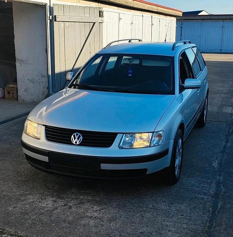 Grau Gebraucht 1999 VW Passat Kombi | 690 € (Superpreis) - Bild 1/1