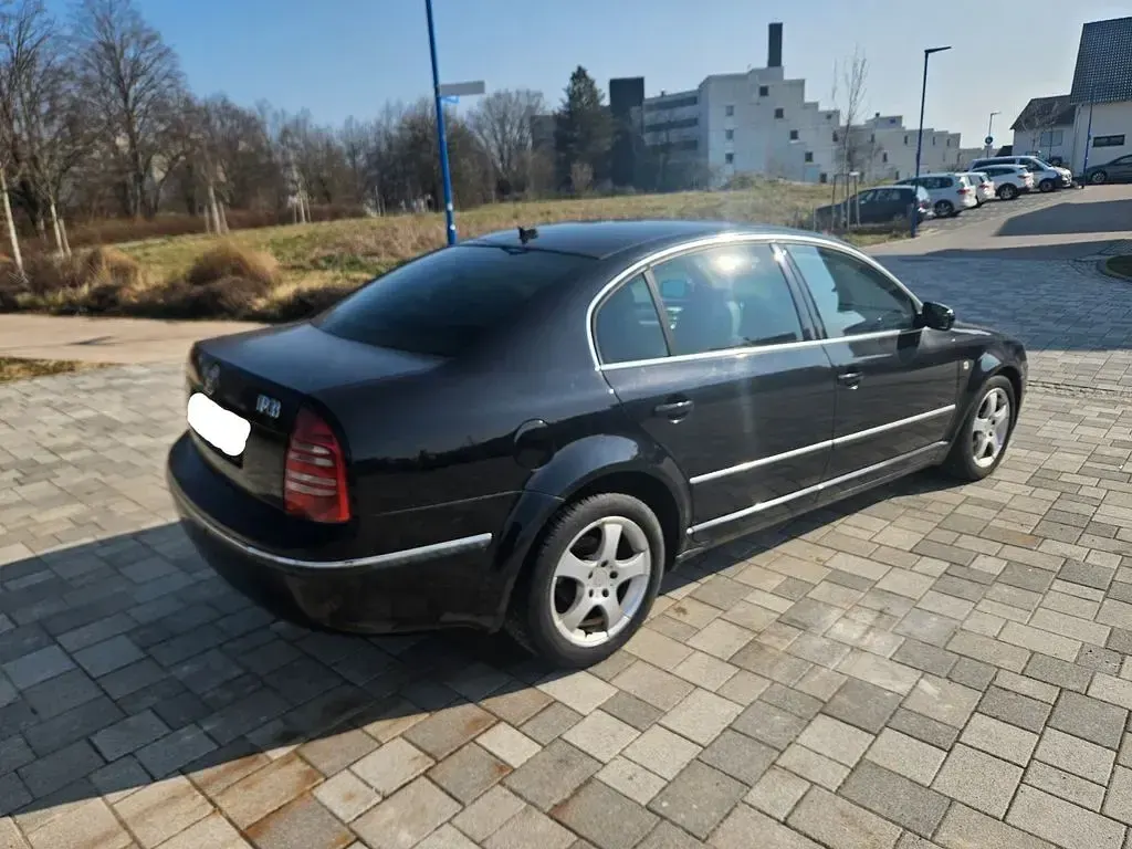 Gebraucht Skoda Superb 163 PS (119 kW) 2004 Schwarz Limousine