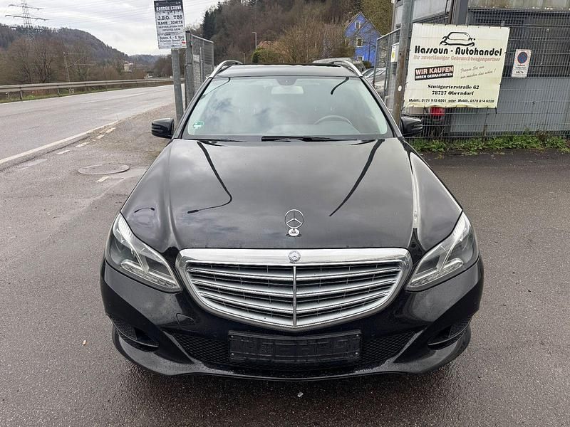 Gebraucht Mercedes E200 Elegance 136 PS (100 kW) 2015 Schwarz Kombi