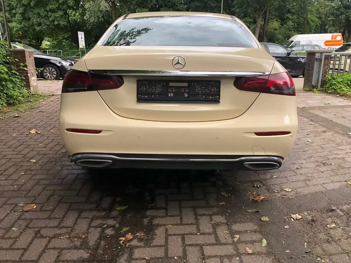 Gebraucht Mercedes E200 Avantgarde 160 PS (117 kW) 2022 Limousine