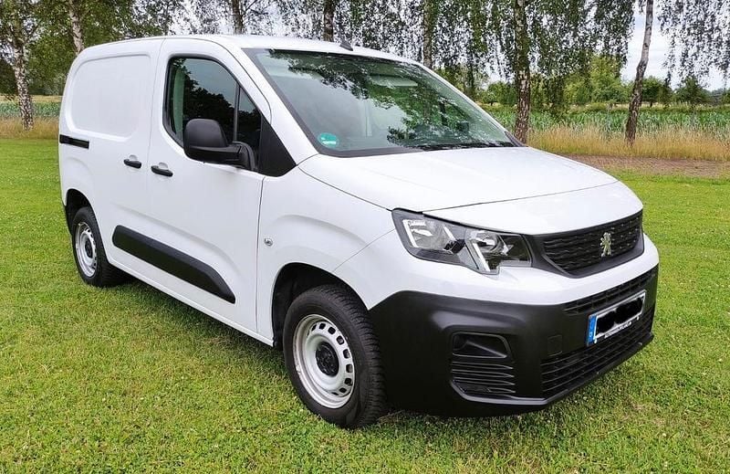 Weiß Gebraucht 2019 Peugeot Partner Van / Kleinbus | 10.900 € (Superpreis) - Bild 1/4