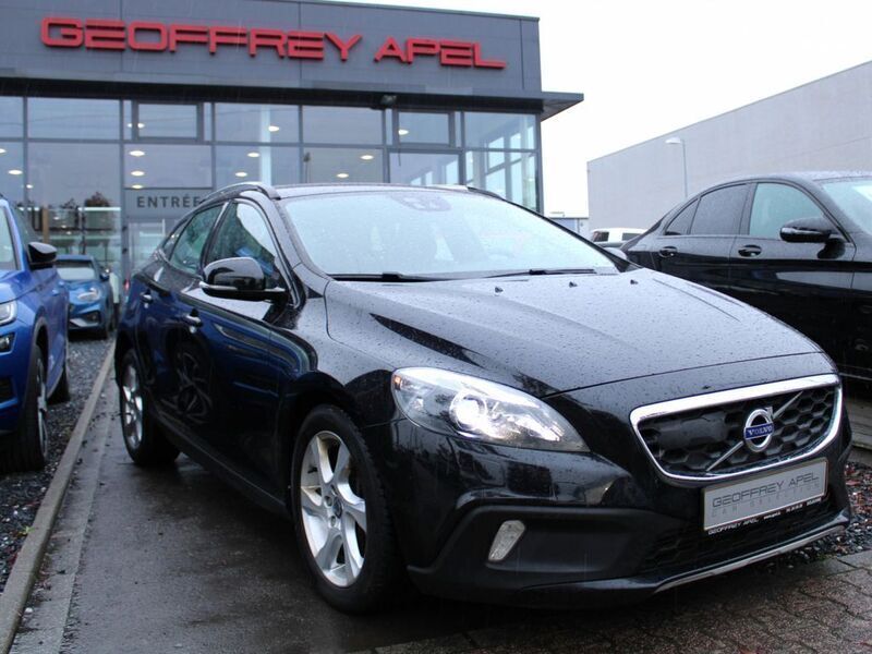 Schwarz Gebraucht 2013 Volvo V40 CC Kombi | 16.900 € (Teuer) - Bild 1/4