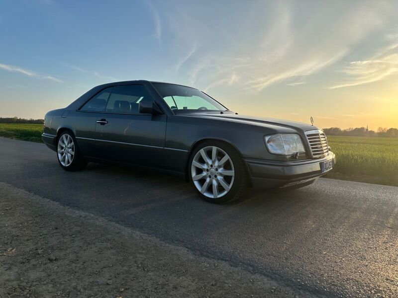 Grau Gebraucht 1992 Mercedes E320 Coupé | 10.500 € - Bild 1/4