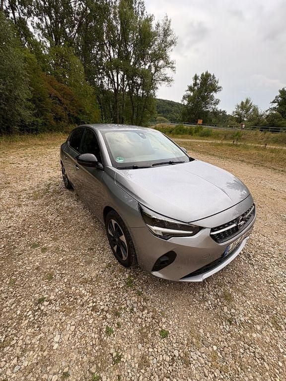 Silber Gebraucht 2021 Opel Corsa-e Ultimate Kleinwagen | 13.300 € (Fairer Preis) - Bild 1/4