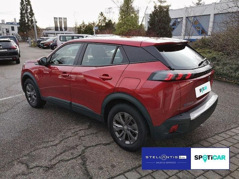 Gebraucht Peugeot e-2008 Active 100 kW (136 PS) 2021 Rot SUV