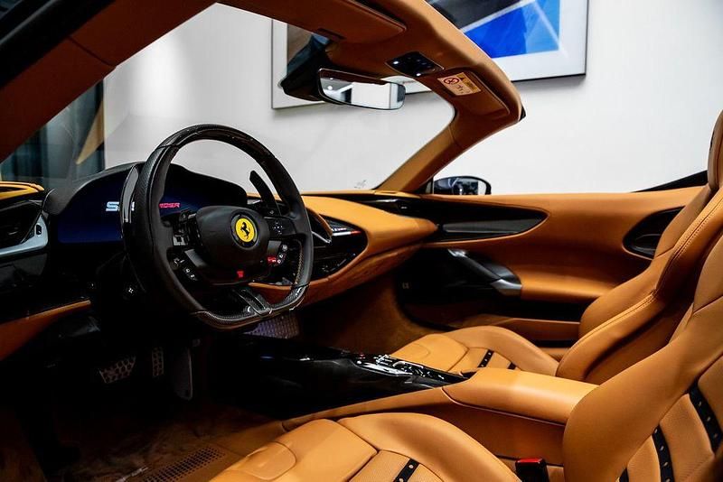 Gebraucht Ferrari SF90 2025 Blau Cabrio