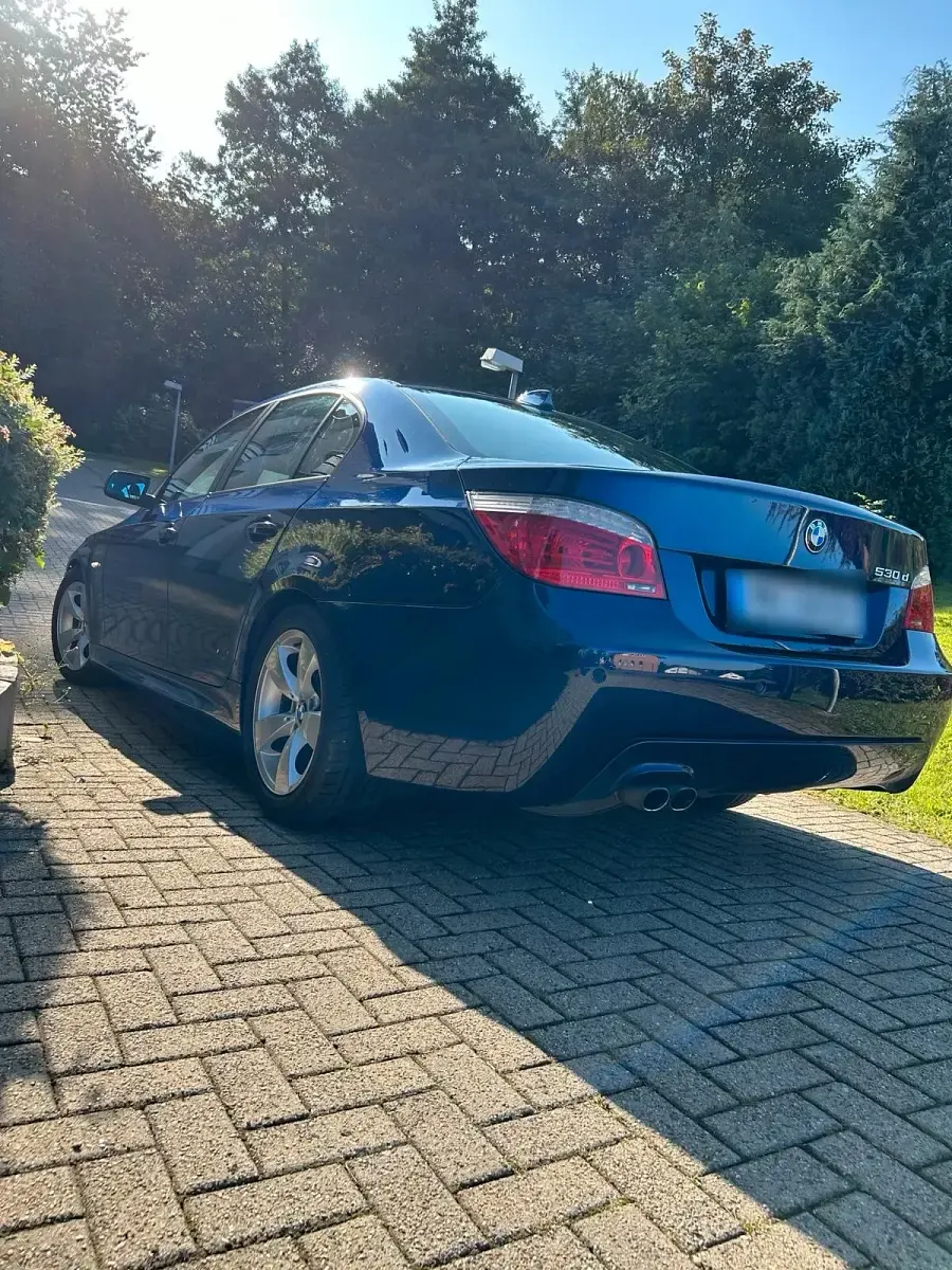Gebraucht BMW 530 M Sport 235 PS (172 kW) 2008 Blau Limousine