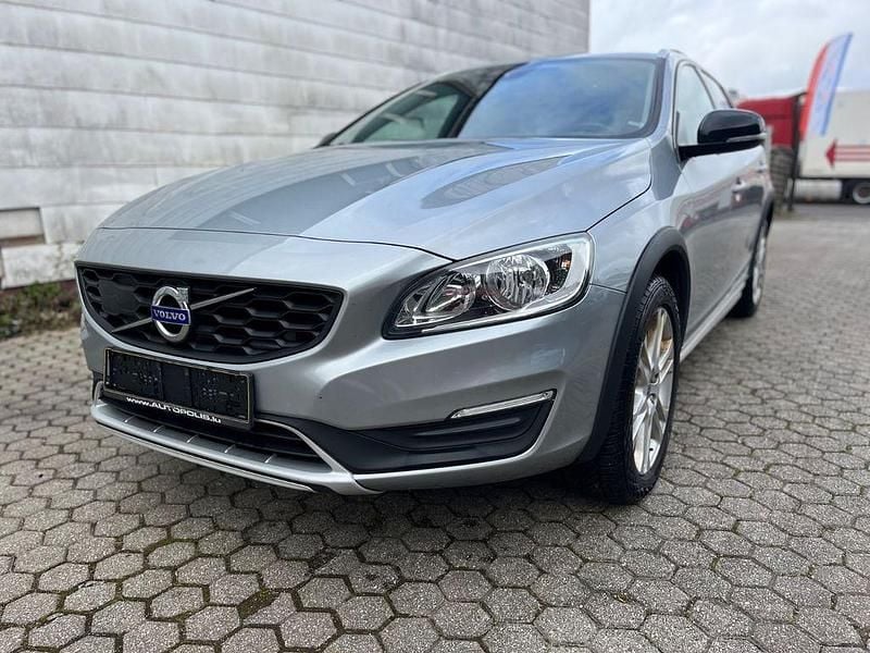 Gebraucht Volvo V60 CC 150 PS (110 kW) 2016 Silber Kombi