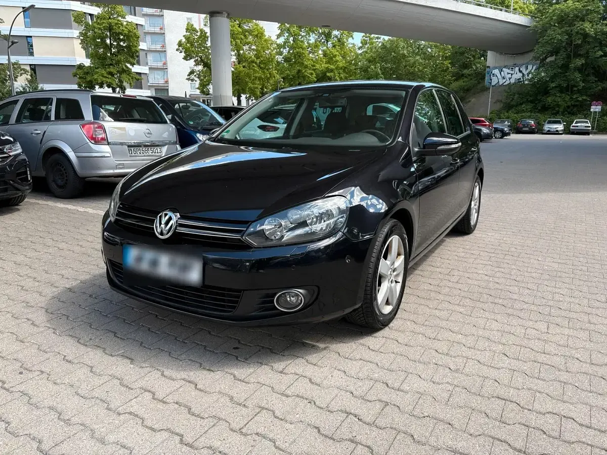 Gebraucht VW Golf VI Team 122 PS (89 kW) 2010 Schwarz Kleinwagen