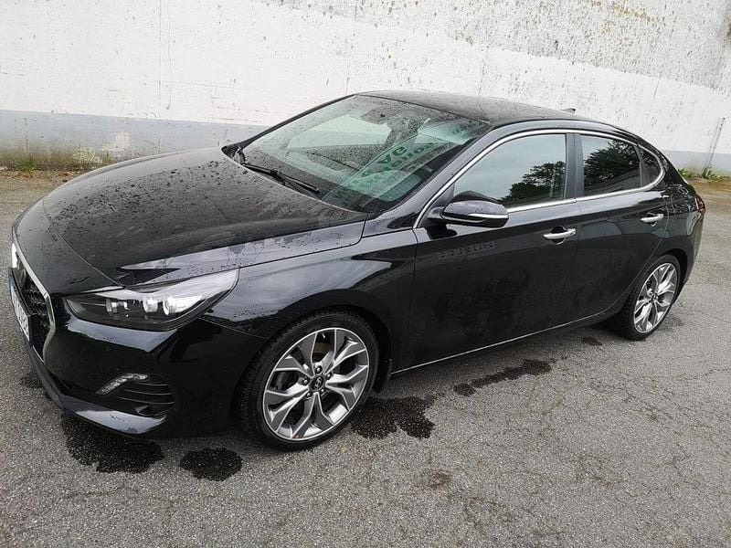 Schwarz Gebraucht 2018 Hyundai i30 Premium Limousine | 12.999 € (Superpreis) - Bild 1/2