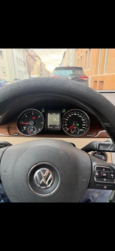 Gebraucht VW Passat Highline 170 PS (125 kW) 2012 Blau Kombi