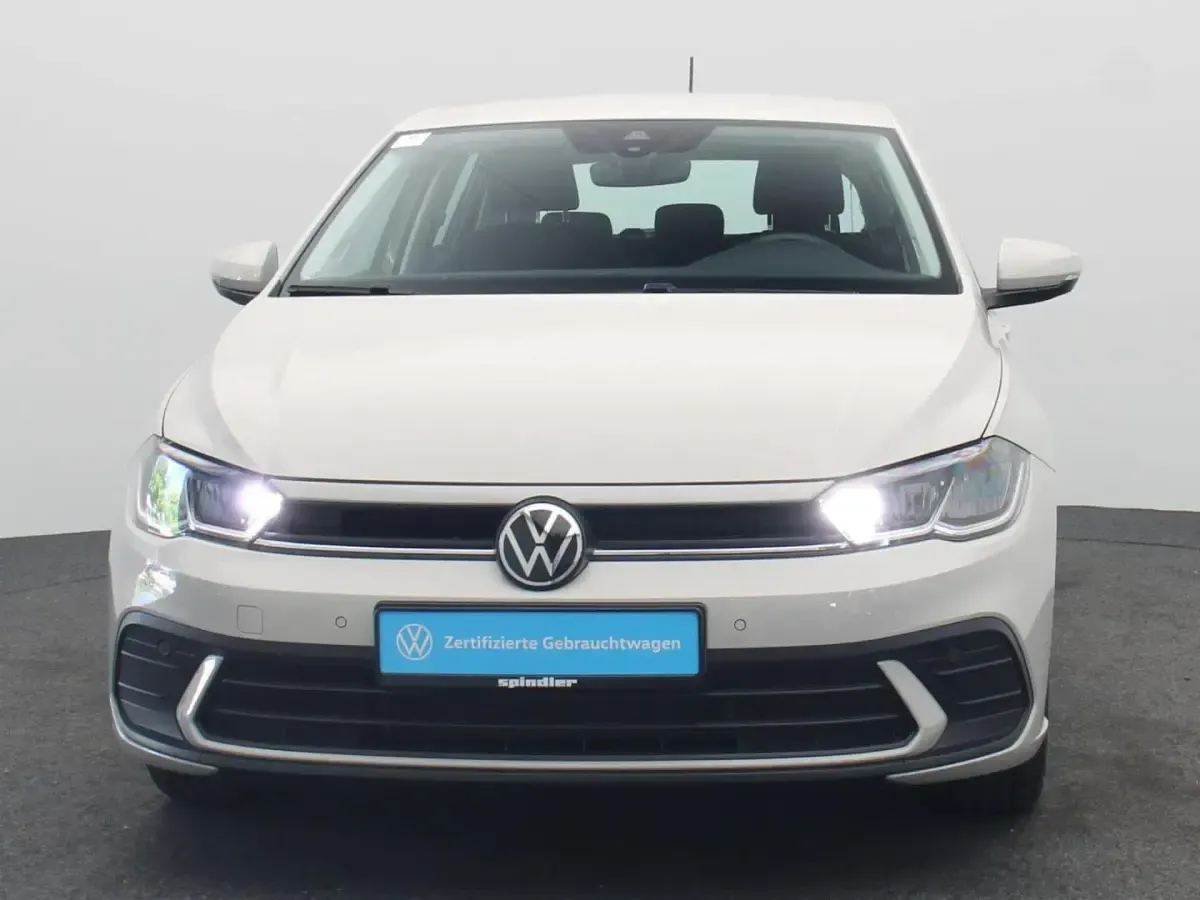 Gebraucht VW Polo Life 80 PS (58 kW) 2024 Ascotgrau Kleinwagen