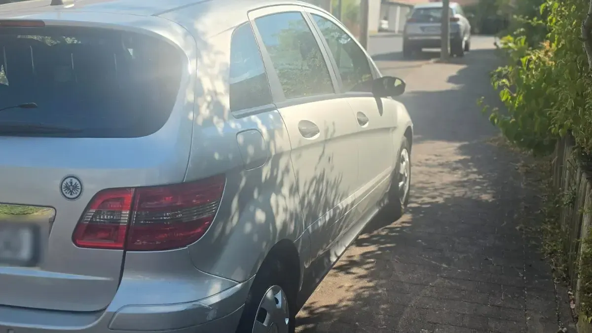 Gebraucht Mercedes B170 95 PS (69 kW) 2007 Silber Van / Kleinbus