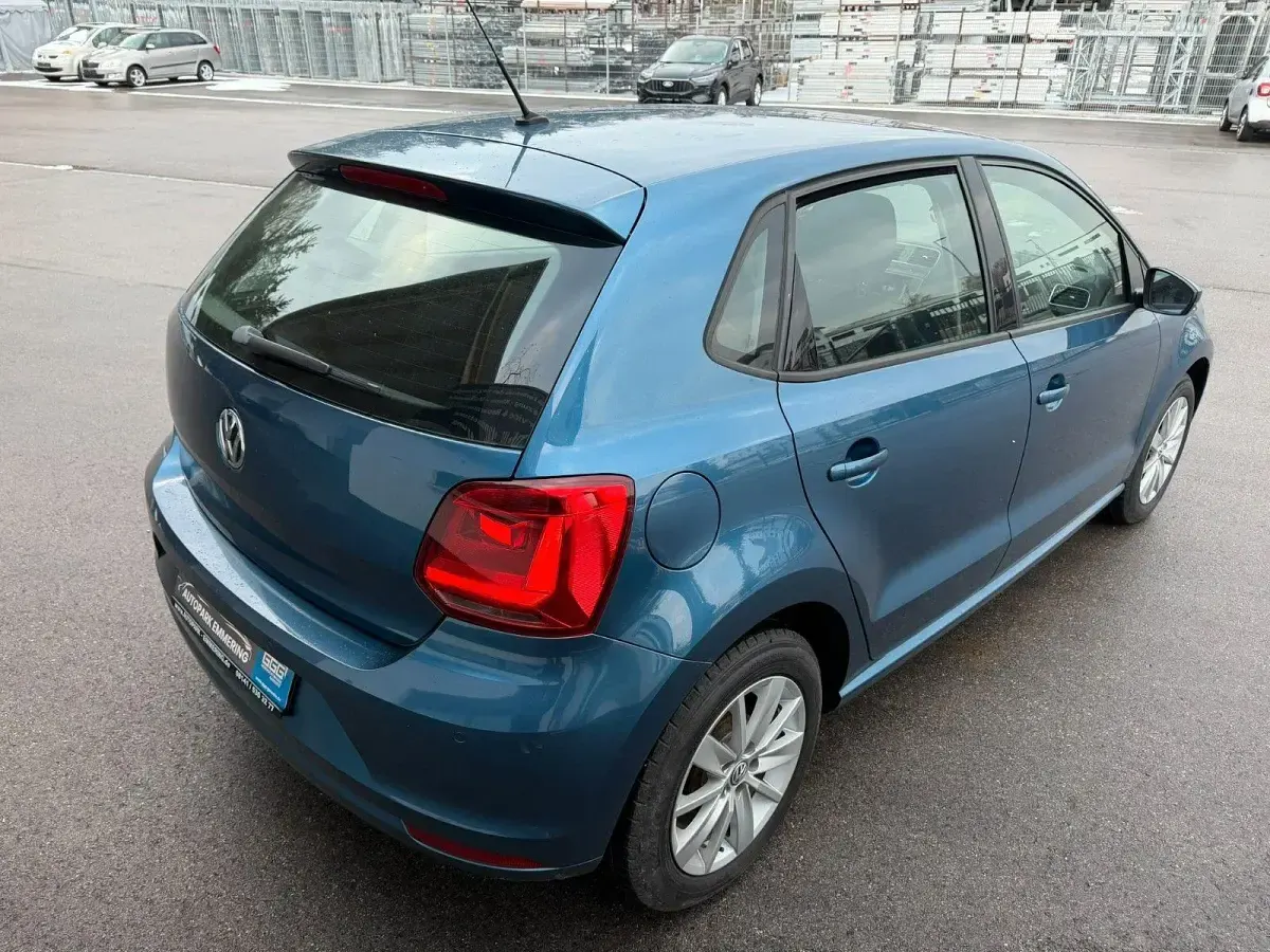 Gebraucht VW Polo Comfortline 75 PS (55 kW) 2017 Blau Kleinwagen