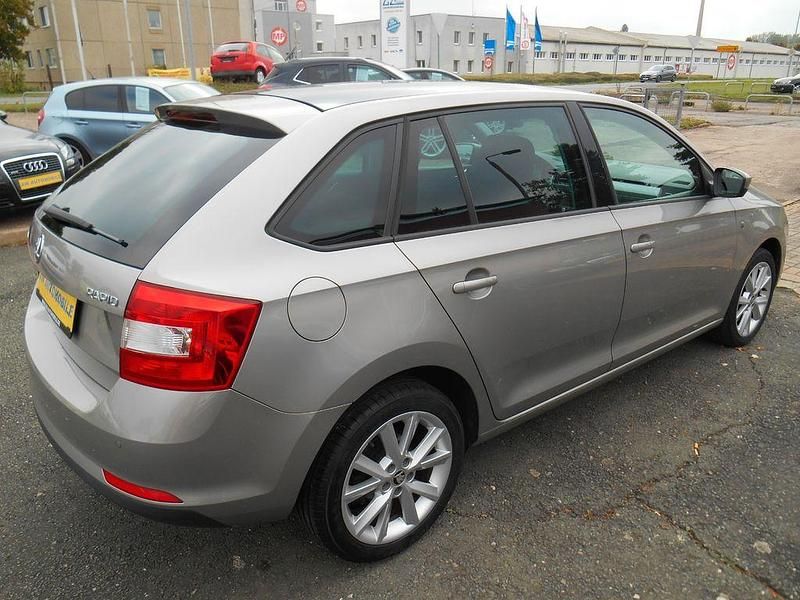 Gebraucht Skoda Rapid Ambition 90 PS (66 kW) 2014 Beige Kleinwagen