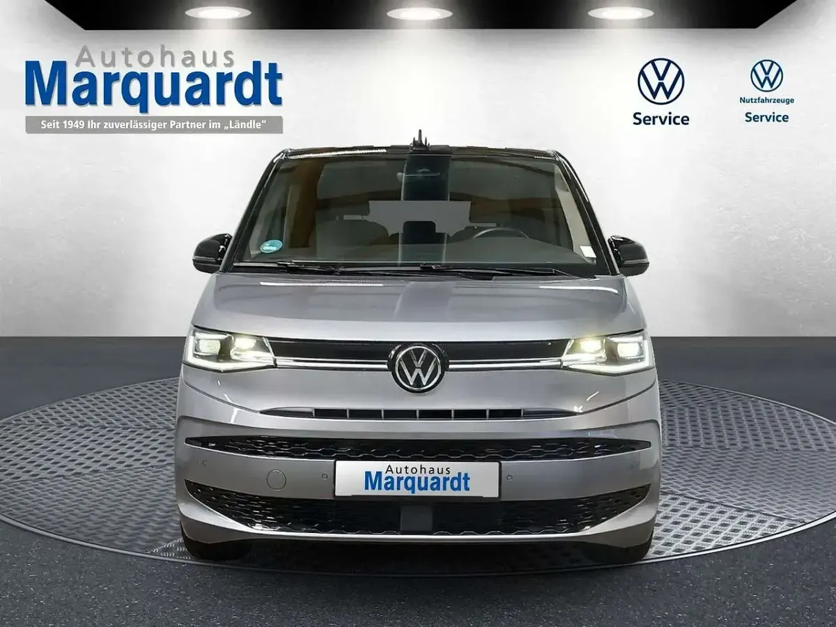 Gebraucht VW T7 Edition 150 PS (110 kW) 2025 Monosilber/schwarz Van
