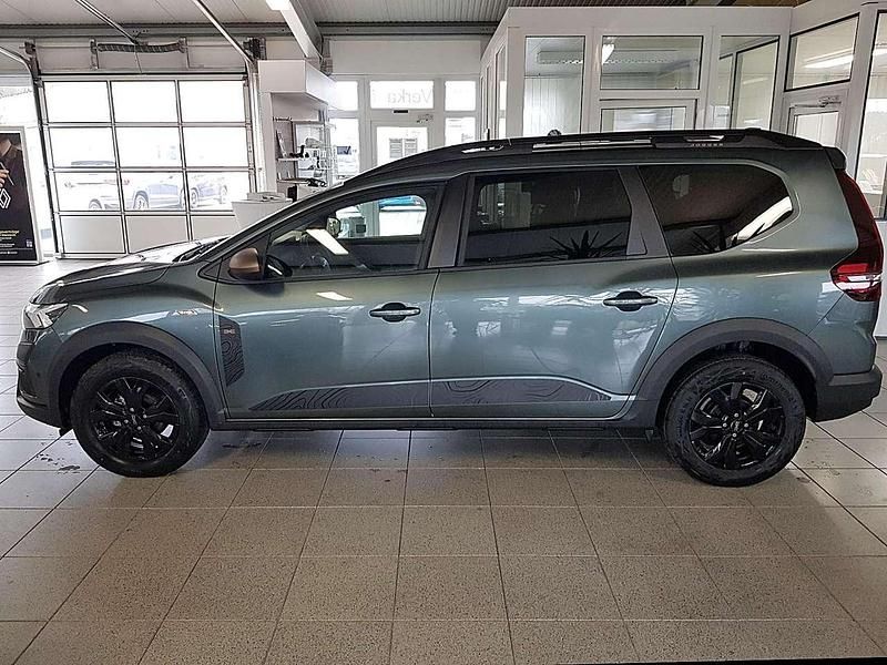 Gebraucht Dacia Jogger Extreme 110 PS (80 kW) 2024 Safarigrüngrau  metallic Van / Kleinbus
