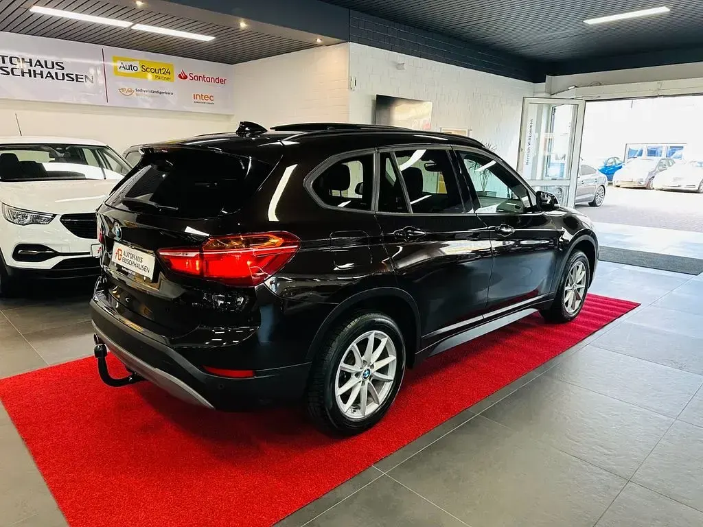 Używany BMW X1 Advantage 150 KM (110 kW) 2017 Brązowy SUV