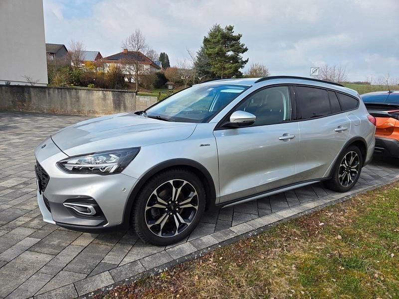 Gebraucht Ford Focus Active 150 PS (110 kW) 2019 Silber Limousine