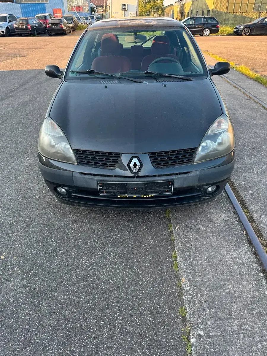 Gebraucht Renault Clio II 58 PS (42 kW) 2002 Schwarz Kleinwagen