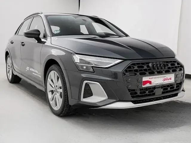Gebraucht Audi A3 e-tron Comfort 204 PS (150 kW) 2026 Manhattangrau metallic Kleinwagen