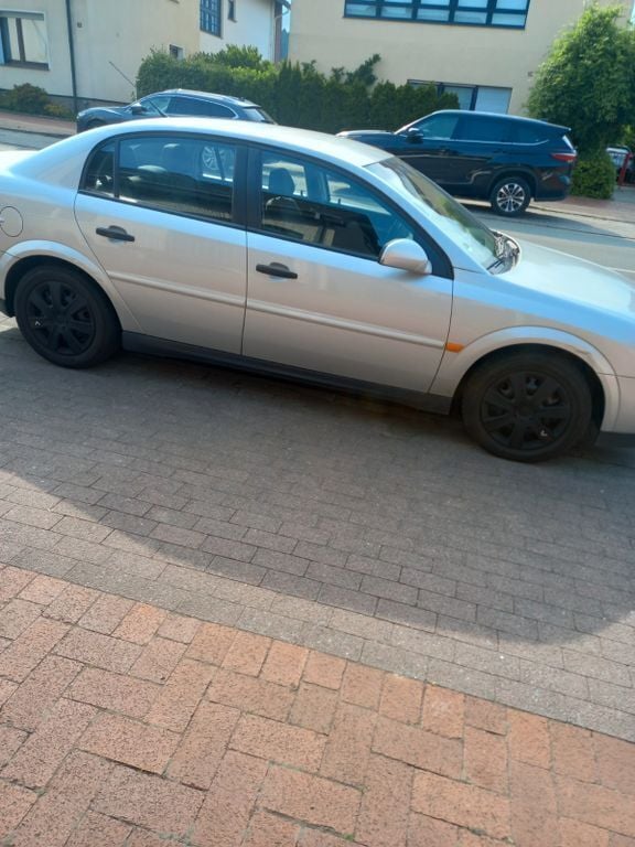 Silber Gebraucht 2003 Opel Vectra Comfort Limousine | 2.400 € (Fairer Preis) - Bild 1/4